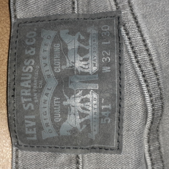 Levi Men's Jeans - Picture 2 of 4